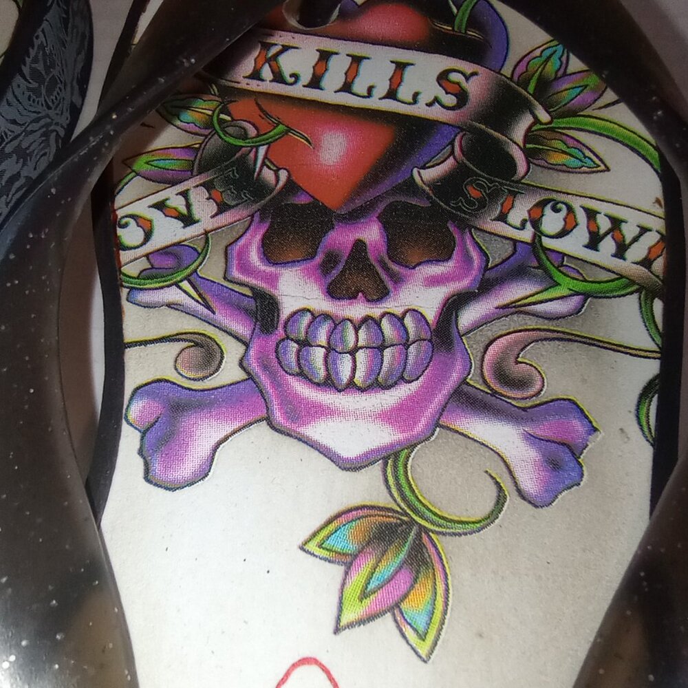 Ed Hardy Y2K Vintage SKULLS Love Kills Slow Wedge Flip Flops Size Approx. 6-6.5 - Picture 6 of 16